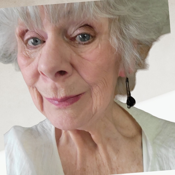 FOLLI FOLLIE| BLACK ENAMEL DANGLE EARRINGS W/ RHINESTONE DROPS - Picture 2 of 11